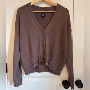 GAP Women's V-Neck Button Cardigan in Mauve Brown